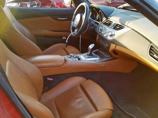 WBALM1C52BE393856 - 2011 BMW Z4 SDRIVE3 RED photo 5