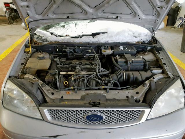 1FAFP38Z16W209253 - 2006 FORD FOCUS ZX4 SILVER photo 7