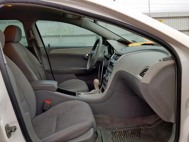 1G1ZG57B58F176230 - 2008 CHEVROLET MALIBU LS თეთრი ფოტო 5