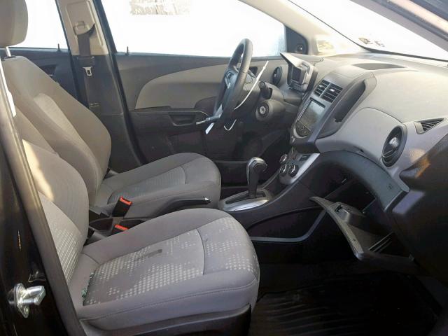 1G1JA5SH0D4184610 - 2013 CHEVROLET SONIC LS 灰色 照片 5