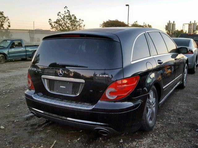 4JGCB22E98A068794 - 2008 MERCEDES-BENZ R 320 CDI BLACK photo 4