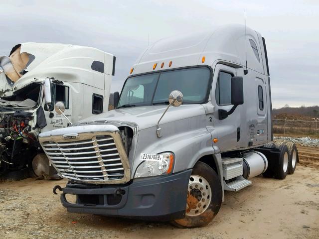 1FUJGLCK19LAJ6018 - 2009 FREIGHTLINER CASCADIA 1 GRAY photo 2