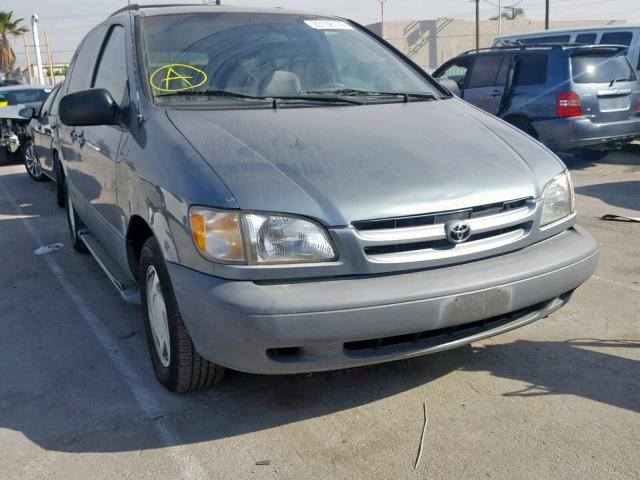 4T3ZF13C0XU136779 - 1999 TOYOTA SIENNA LE GREEN photo 1
