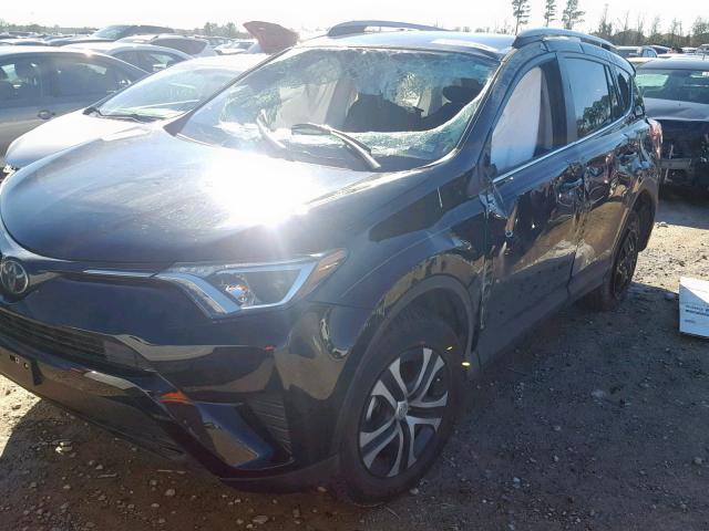 2T3ZFREV5JW490480 - 2018 TOYOTA RAV4 LE Սև լուսանկար 2