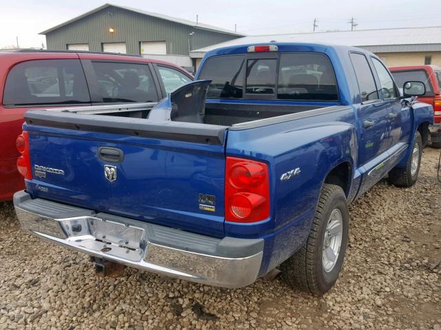 1D7HW58N58S636921 - 2008 DODGE DAKOTA QUA BLUE photo 4