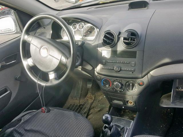 KL1TD66E79B619484 - 2009 CHEVROLET AVEO LS GRAY photo 9