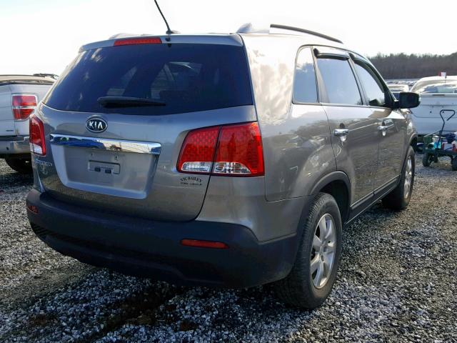 5XYKT4A28BG124652 - 2011 KIA SORENTO BA GRAY photo 4