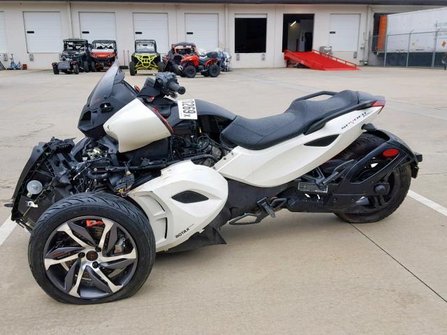 2BXNABC15EV000485 - 2014 CAN-AM SPYDER ROA WHITE photo 3