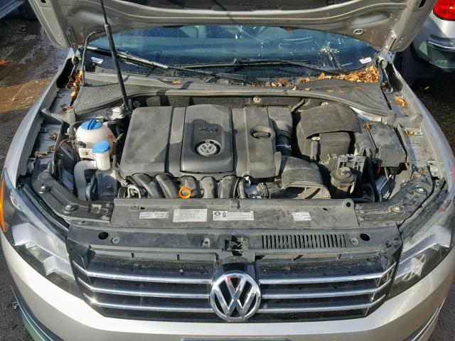 1VWBH7A33DC131198 - 2013 VOLKSWAGEN PASSAT SE GRAY photo 7