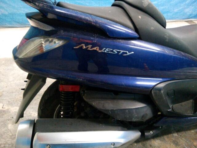 JYASH03Y85A001882 - 2005 YAMAHA YP400 BLUE photo 7