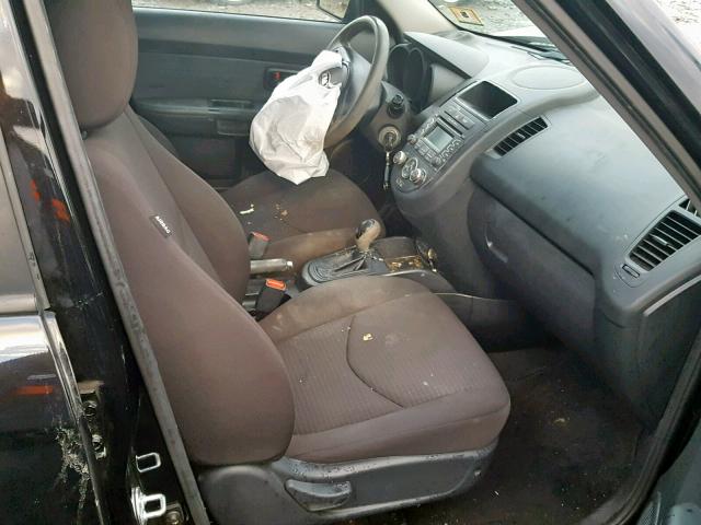 KNDJT2A58D7552053 - 2013 KIA SOUL შავი ფოტო 5