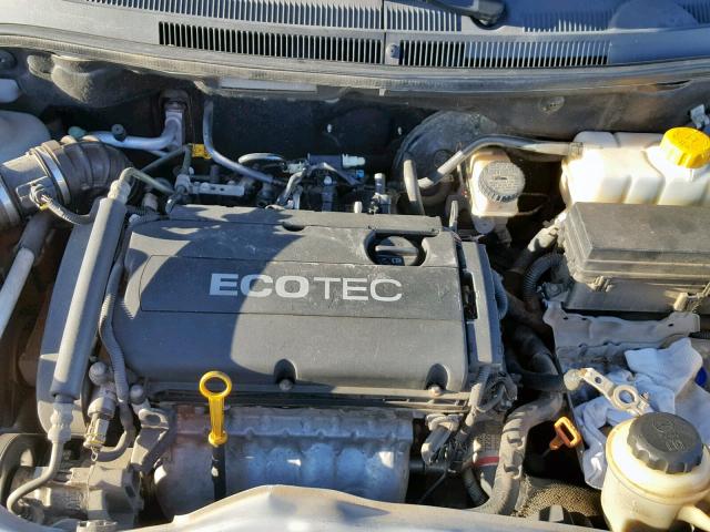 KL1TD56E19B608782 - 2009 CHEVROLET AVEO LS SILVER photo 7