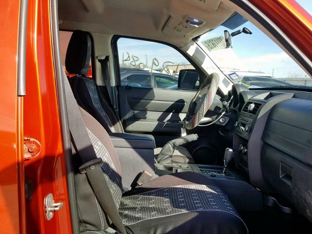 1D8GT28K58W191495 - 2008 DODGE NITRO SXT ORANGE photo 5