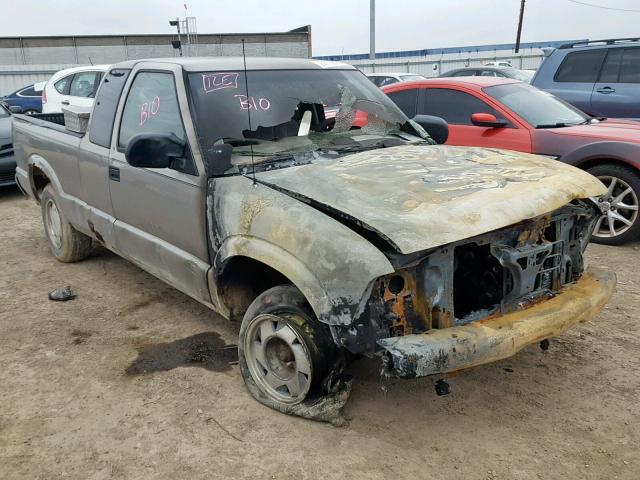 1GTCS195628220145 - 2002 GMC SONOMA GRAY photo 1