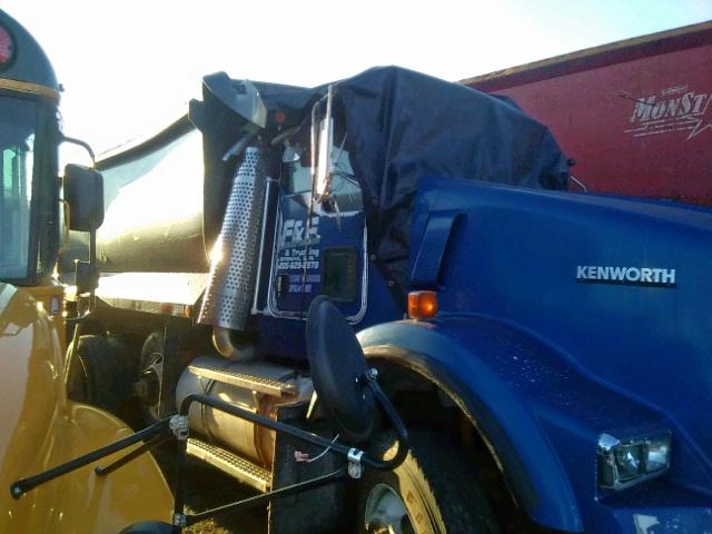 1NKDXBTX94J064070 - 2004 KENWORTH CONSTRUCTI BLUE photo 9