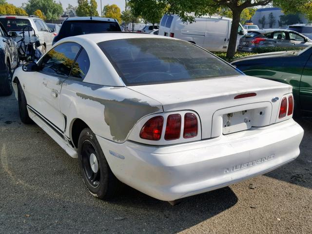 1FAFP4047WF193002 - 1998 FORD MUSTANG WHITE photo 3