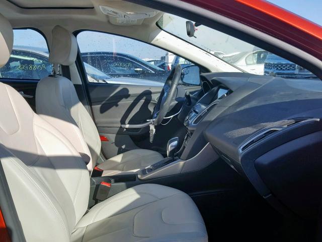 1FADP3J20JL293919 - 2018 FORD FOCUS TITA RED photo 5