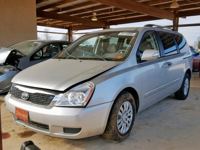 KNDMG4C76C6449746 - 2012 KIA SEDONA LX SILVER photo 2