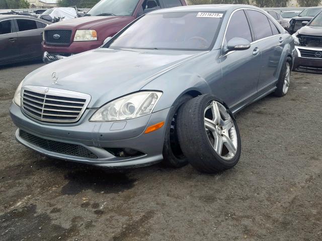 WDDNG71X88A157146 - 2008 MERCEDES-BENZ S 550 GRAY photo 2