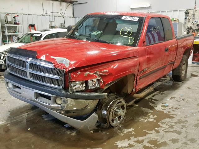 3B7HF13Z5YG121597 - 2000 DODGE RAM 1500 RED photo 2
