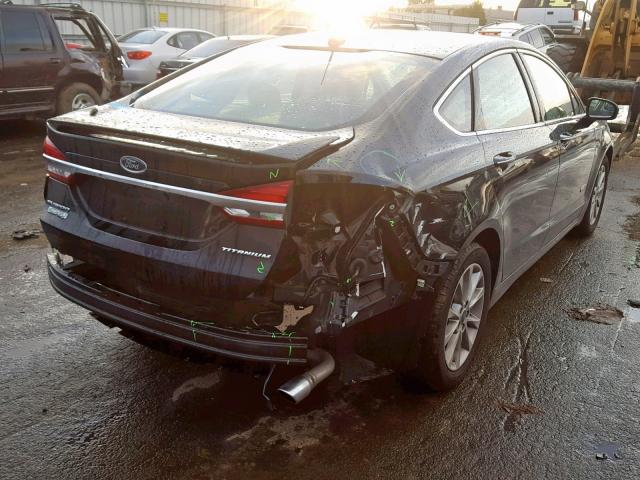 3FA6P0SU8JR211914 - 2018 FORD FUSION TIT BLACK photo 4