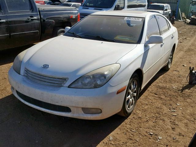 JTHBF30GX25011680 - 2002 LEXUS ES 300 WHITE photo 2