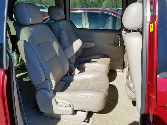 KNDUP132156698820 - 2005 KIA SEDONA EX RED photo 6