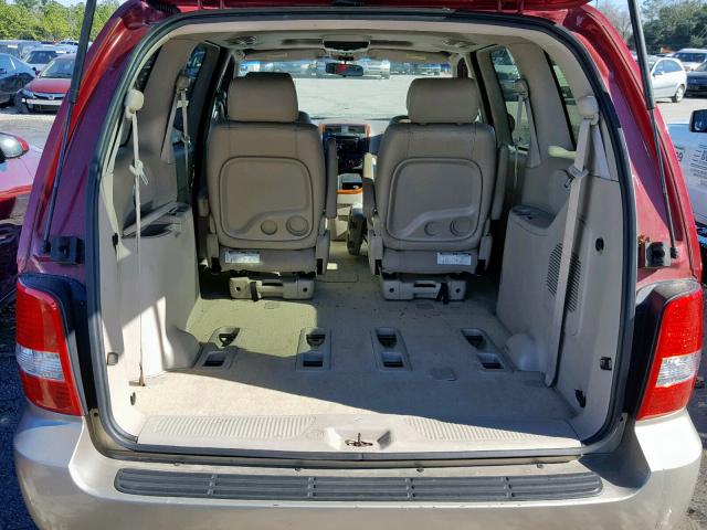 KNDUP132156698820 - 2005 KIA SEDONA EX RED photo 9