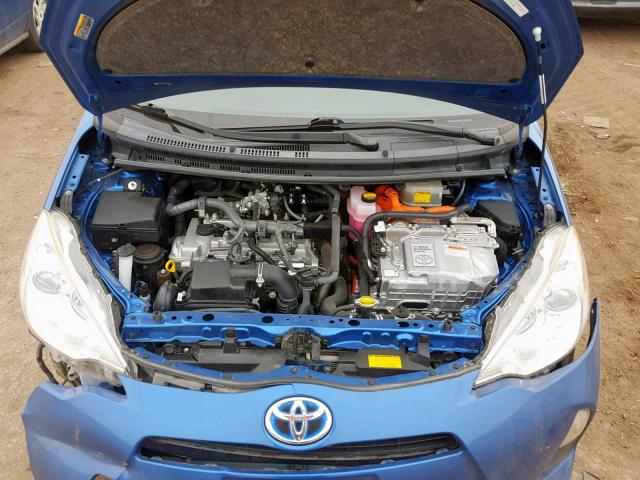 JTDKDTB37E1070425 - 2014 TOYOTA PRIUS C BLUE photo 7