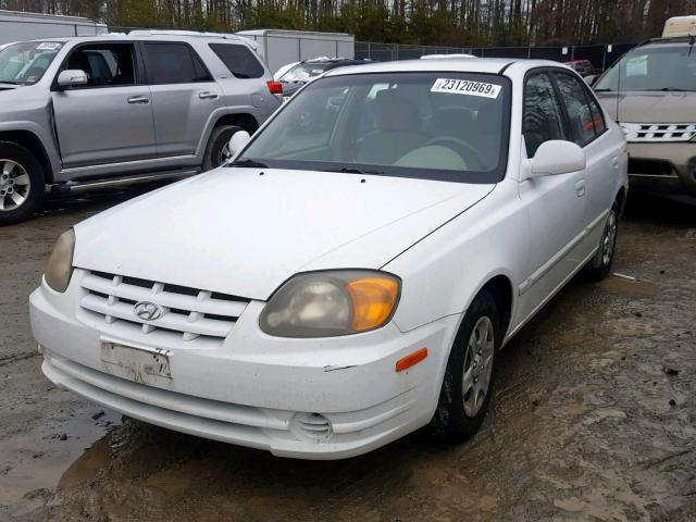 KMHCG45C44U532767 - 2004 HYUNDAI ACCENT GL WHITE photo 2