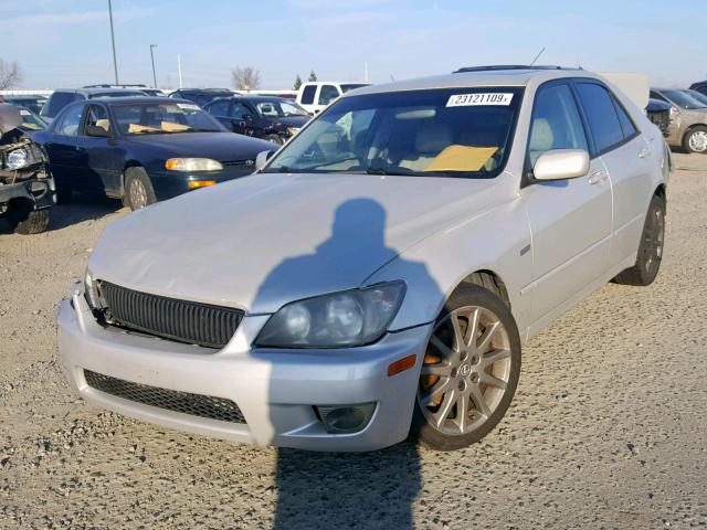 JTHBD192640089083 - 2004 LEXUS IS 300 SILVER photo 2