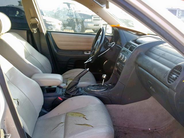 JTHBD192640089083 - 2004 LEXUS IS 300 SILVER photo 5