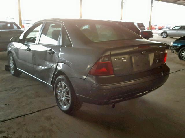 1FAFP34NX5W241314 - 2005 FORD FOCUS ZX4 GRAY photo 3