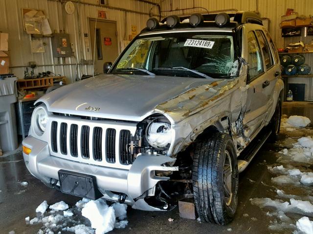 1J4GL38K73W671805 - 2003 JEEP LIBERTY RE SILVER photo 2