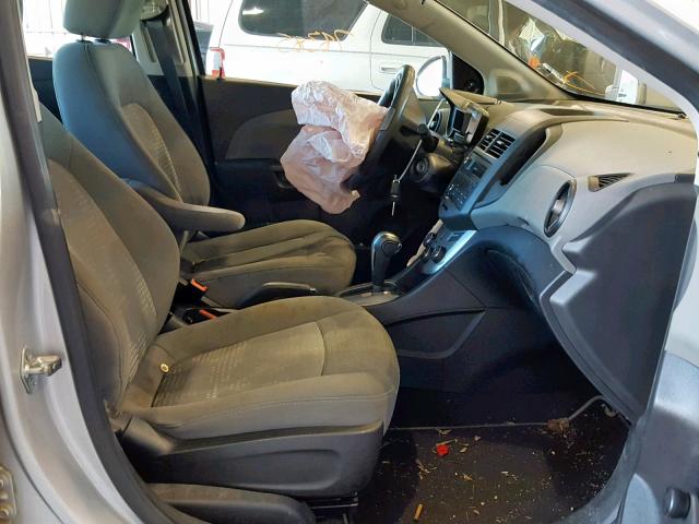 1G1JA5SH3C4133164 - 2012 CHEVROLET SONIC LS 银色 照片 5