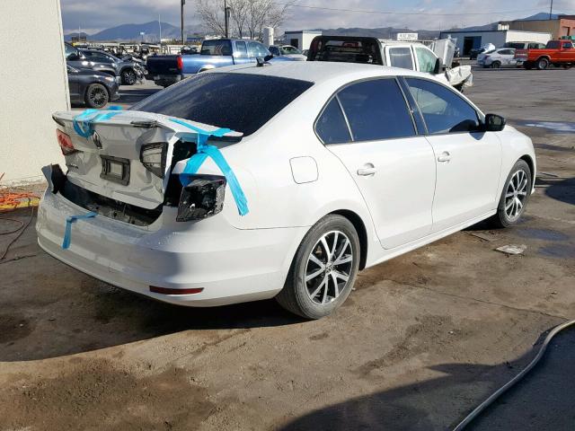 3VWB17AJ4GM305284 - 2016 VOLKSWAGEN JETTA SPOR WHITE photo 4