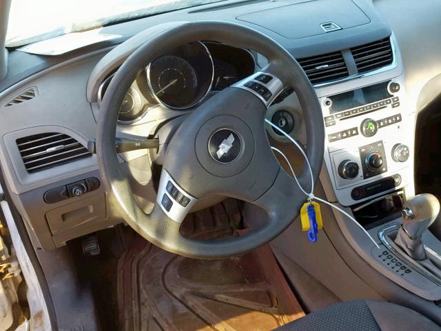 1G1ZH57B39F160154 - 2009 CHEVROLET MALIBU 1LT WHITE photo 9