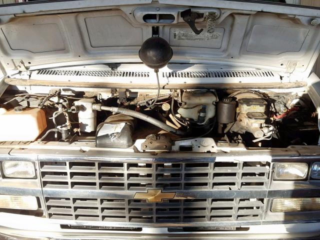 1GBEG25Z1PF318886 - 1993 CHEVROLET G20 WHITE photo 7