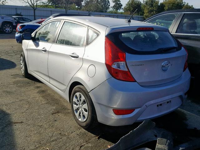 KMHCT5AE2GU283592 - 2016 HYUNDAI ACCENT SE SILVER photo 3