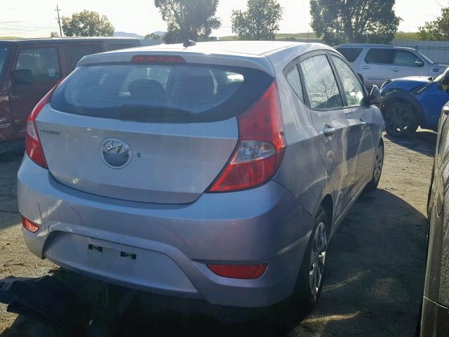 KMHCT5AE2GU283592 - 2016 HYUNDAI ACCENT SE SILVER photo 4