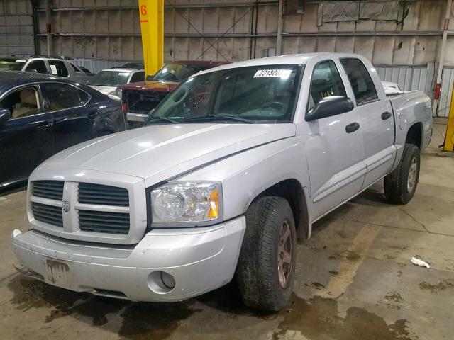 1D7HE48N86S634137 - 2006 DODGE DAKOTA QUA SILVER photo 2