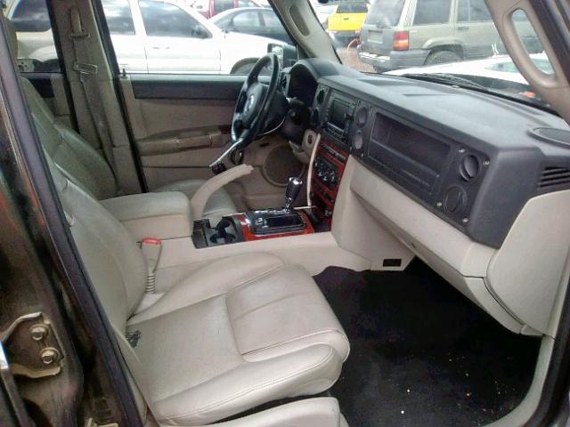 1J8HG58N36C302913 - 2006 JEEP COMMANDER BROWN photo 5