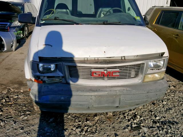 1GTDM19X33B500397 - 2003 GMC SAFARI XT WHITE photo 9