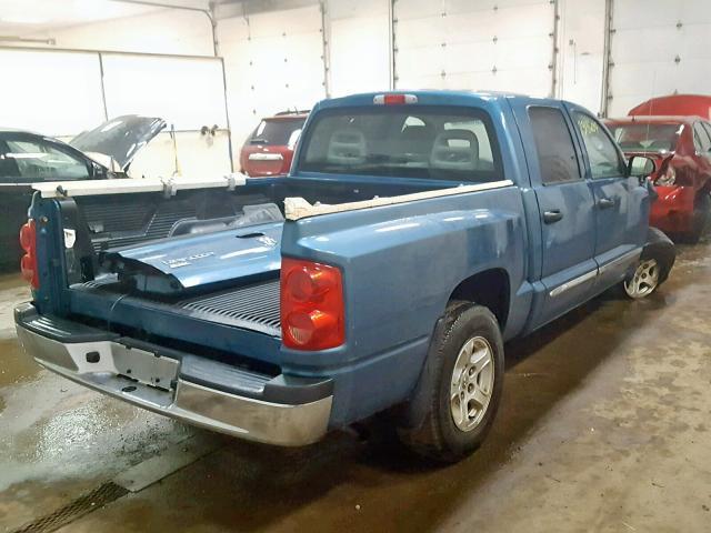 1D7HE48K95S314944 - 2005 DODGE DAKOTA QUA BLUE photo 4