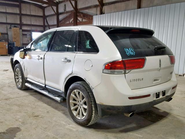 2LMDJ6JKXDBL47485 - 2013 LINCOLN MKX WHITE photo 3