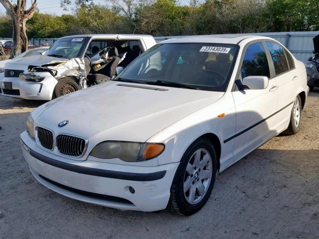WBAET37422NJ18688 - 2002 BMW 325 I WHITE photo 2