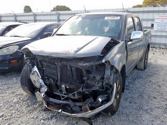 1N6AD07U36C448772 - 2006 NISSAN FRONTIER C GRAY photo 2