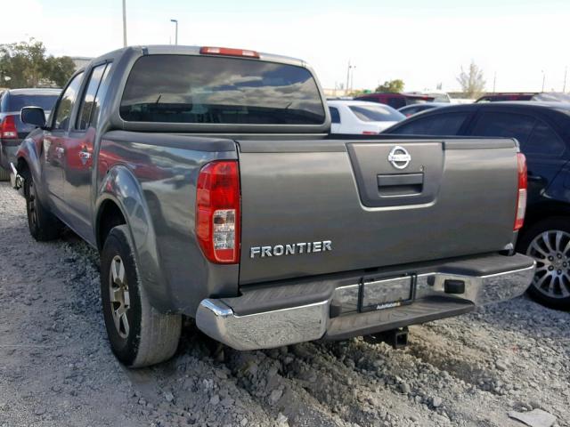 1N6AD07U36C448772 - 2006 NISSAN FRONTIER C GRAY photo 3