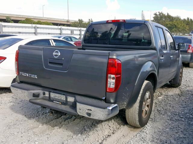 1N6AD07U36C448772 - 2006 NISSAN FRONTIER C GRAY photo 4