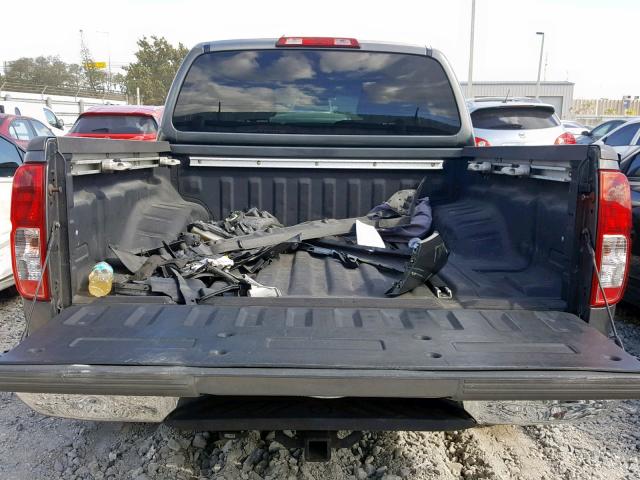 1N6AD07U36C448772 - 2006 NISSAN FRONTIER C GRAY photo 9